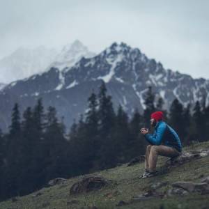 Wskazówki jak zachować bezpieczeństwo, ciepło i komfort podczas trekkingu w górach